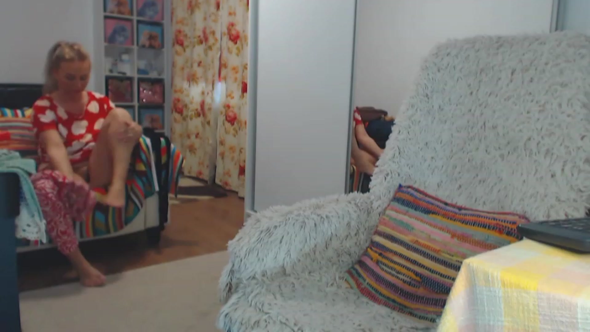 Gallery image thumbnail from Merlyn4u's myfreecams stream on, 04/17/2023, 11:17 image 1 of 20