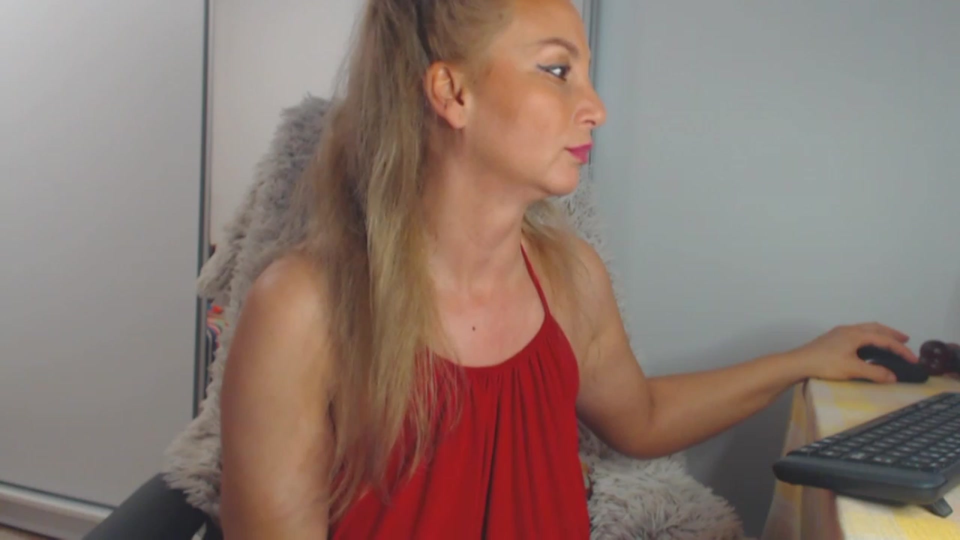 Gallery image thumbnail from Merlyn4u's myfreecams stream on, 04/18/2023, 13:34 image 14 of 20