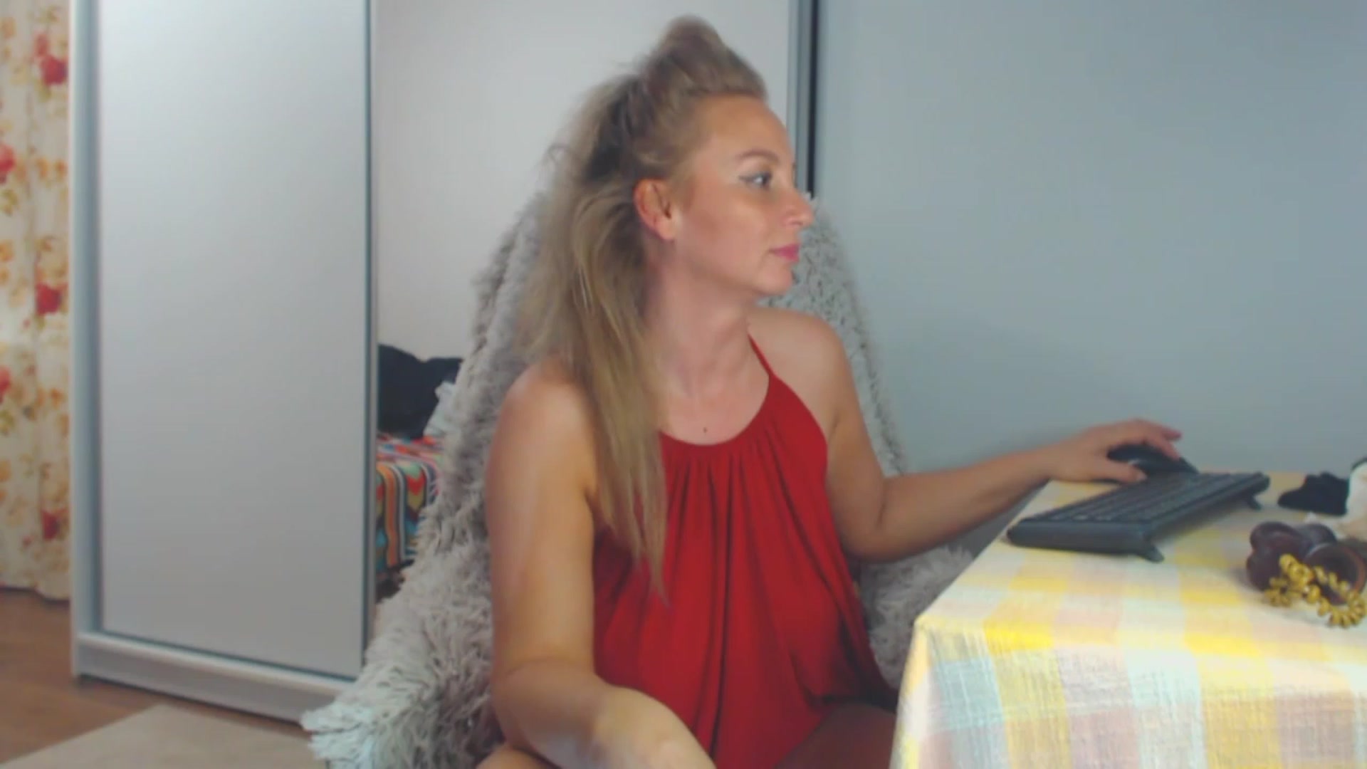 Gallery image thumbnail from Merlyn4u's myfreecams stream on, 04/21/2023, 14:11 image 19 of 20