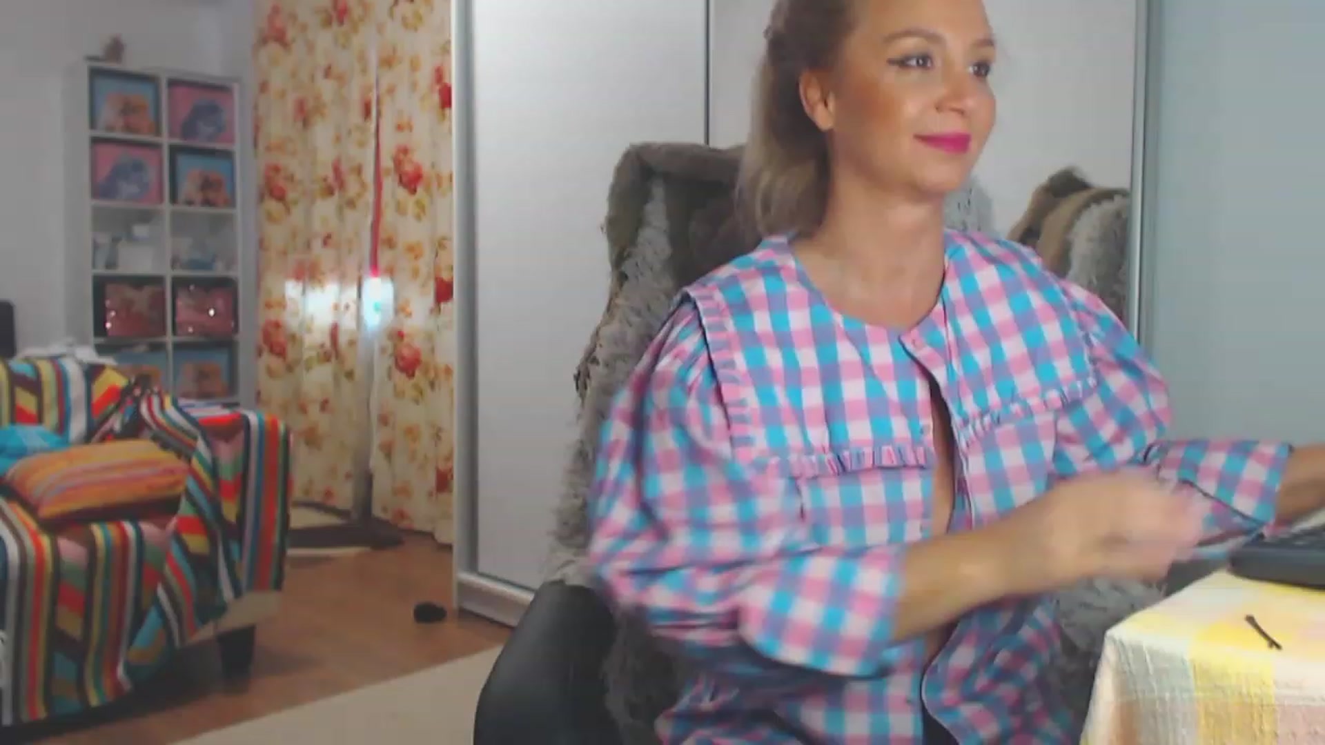 Gallery image thumbnail from Merlyn4u's myfreecams stream on, 04/23/2023, 11:47 image 10 of 20