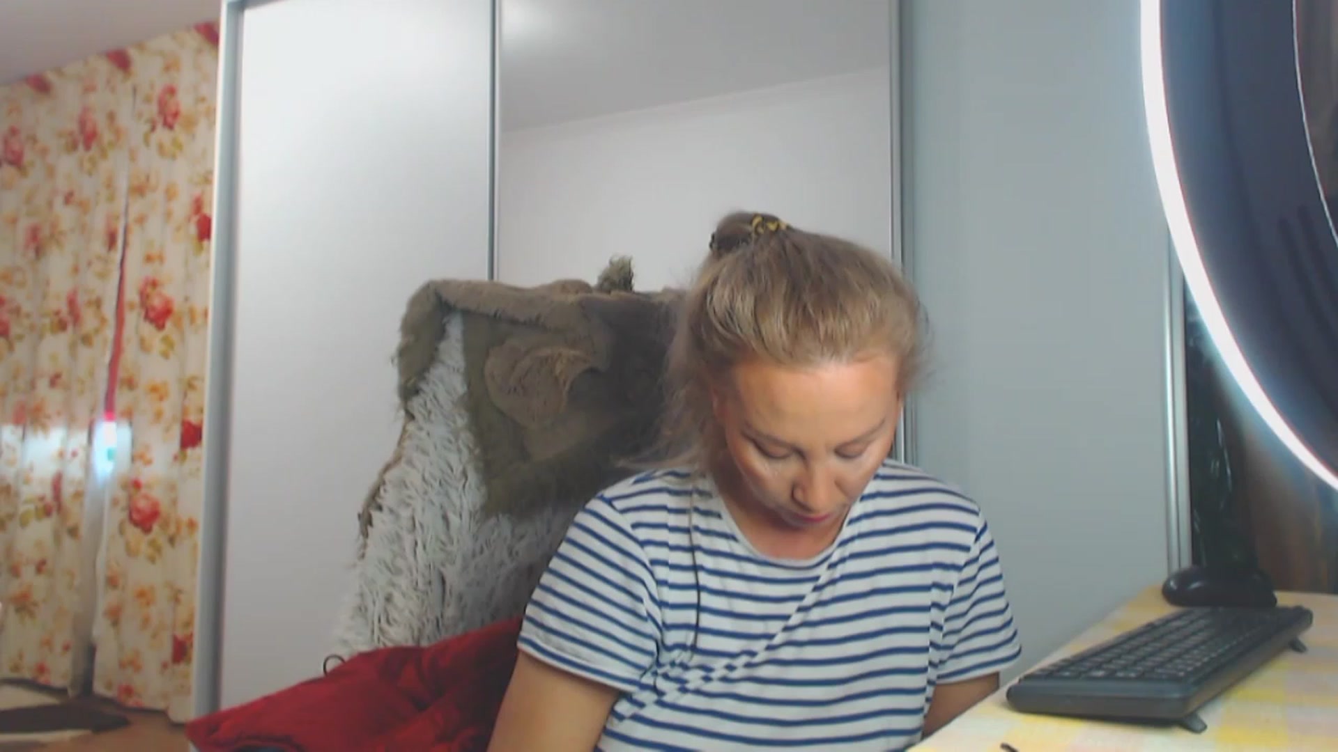 Gallery image thumbnail from Merlyn4u's myfreecams stream on, 04/23/2023, 11:47 image 6 of 20