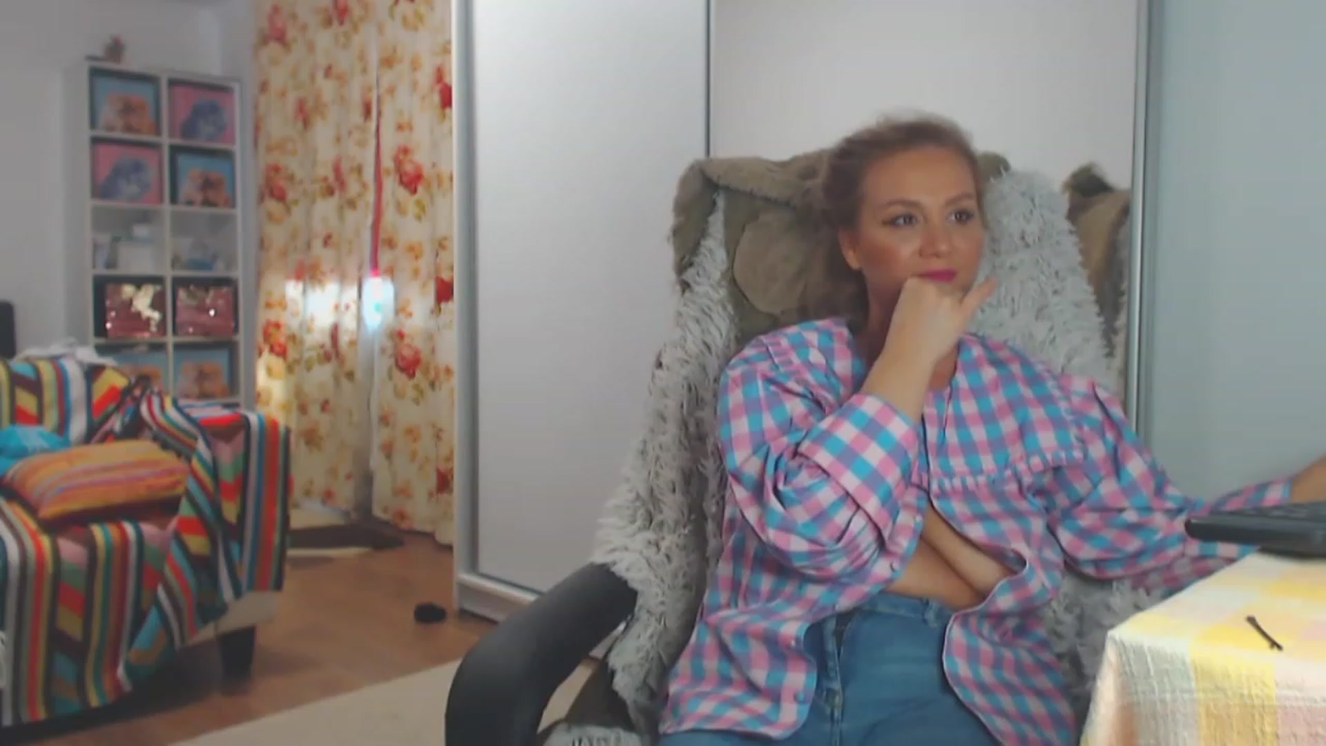 Gallery image thumbnail from Merlyn4u's myfreecams stream on, 04/23/2023, 11:47 image 17 of 20