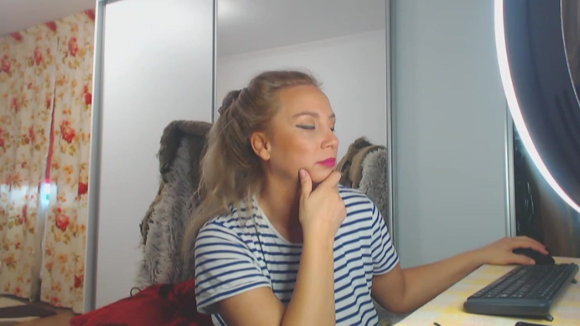 Gallery image thumbnail from Merlyn4u's myfreecams stream on, 04/23/2023, 11:47 image 1 of 20