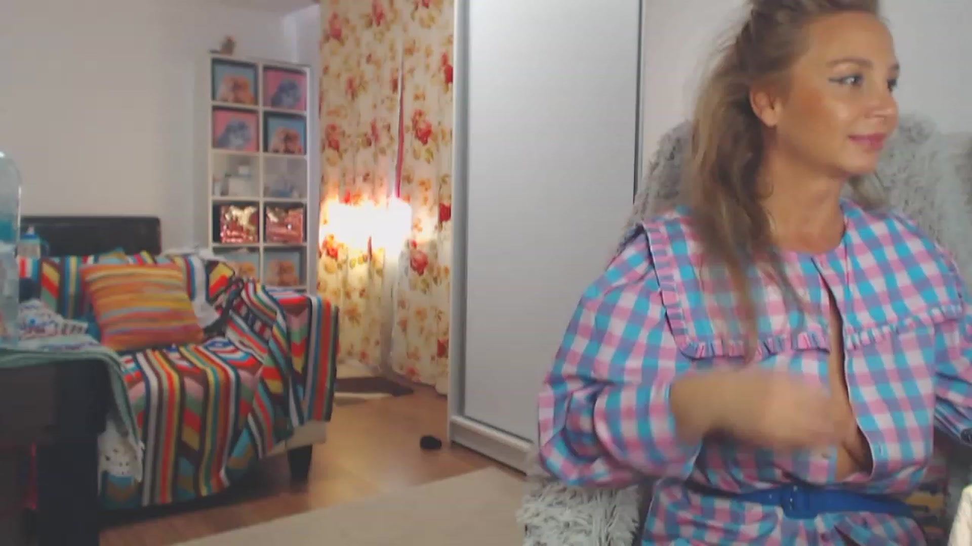 Gallery image thumbnail from Merlyn4u's myfreecams stream on, 04/23/2023, 13:12 image 6 of 20