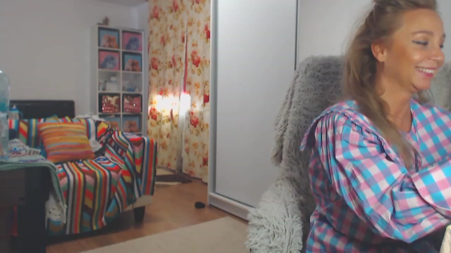 Gallery image thumbnail from Merlyn4u's myfreecams stream on, 04/23/2023, 13:12 image 4 of 20