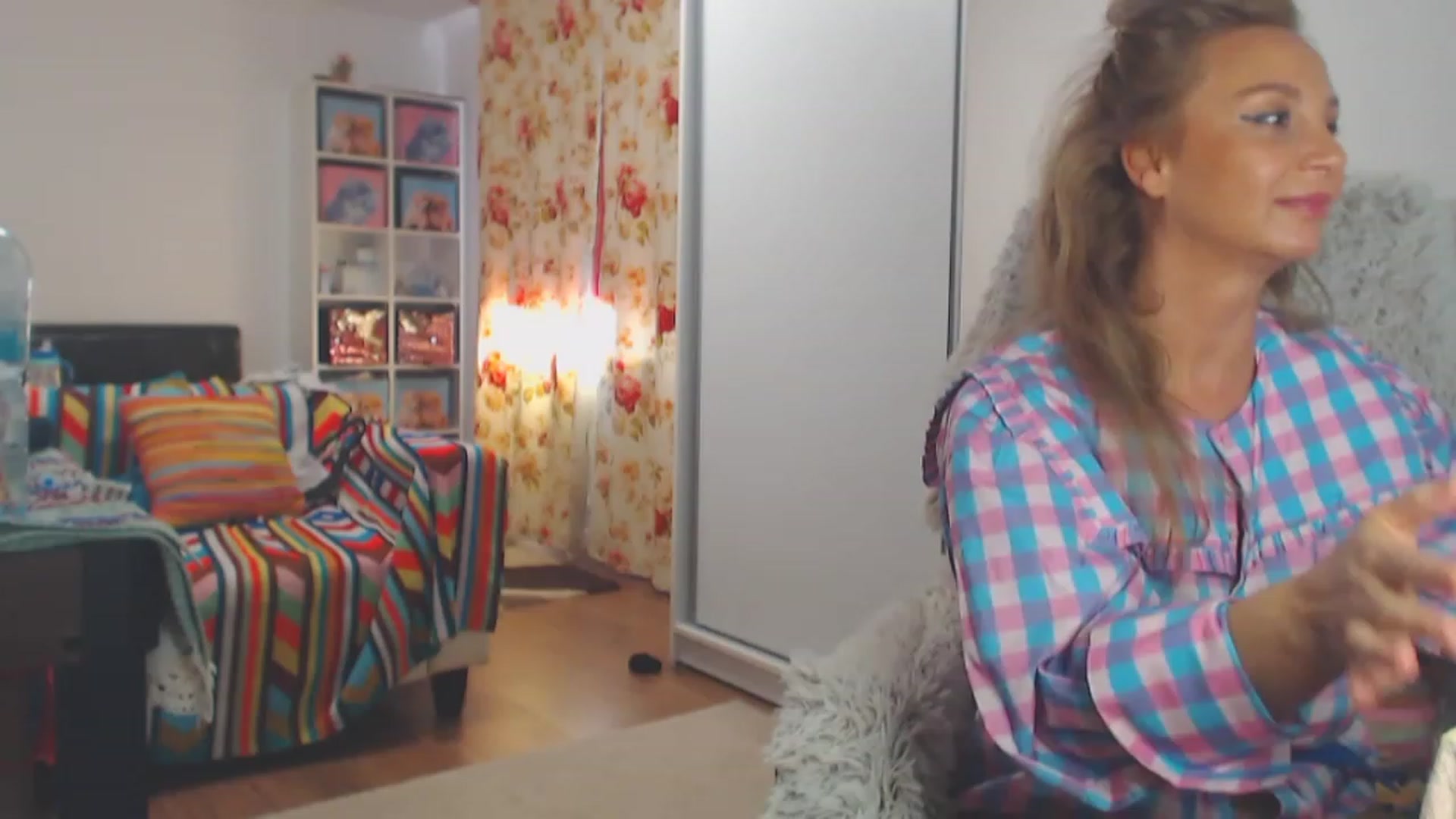 Gallery image thumbnail from Merlyn4u's myfreecams stream on, 04/23/2023, 13:12 image 9 of 20