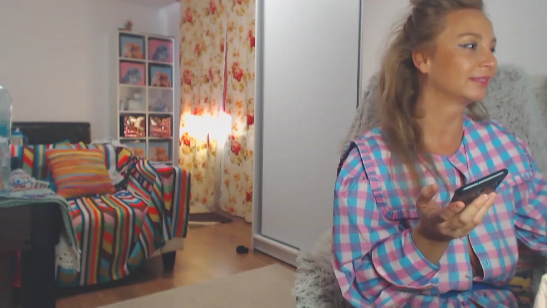 Gallery image thumbnail from Merlyn4u's myfreecams stream on, 04/23/2023, 13:12 image 7 of 20