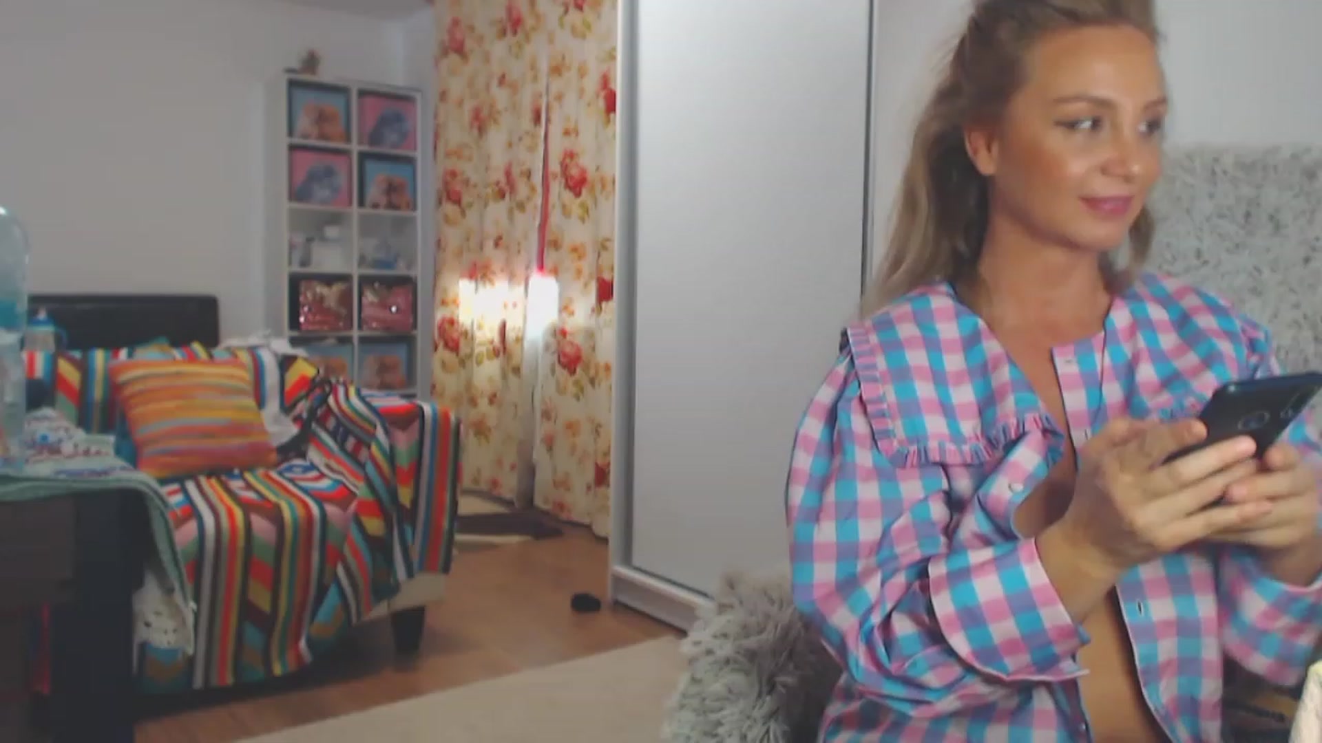 Gallery image thumbnail from Merlyn4u's myfreecams stream on, 04/23/2023, 13:12 image 18 of 20