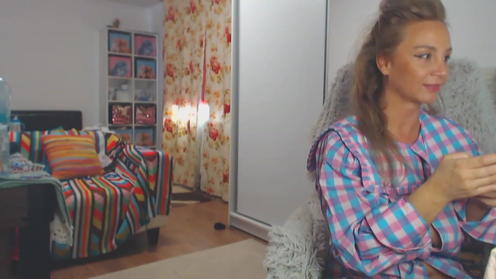 Gallery image thumbnail from Merlyn4u's myfreecams stream on, 04/23/2023, 13:12 image 3 of 20