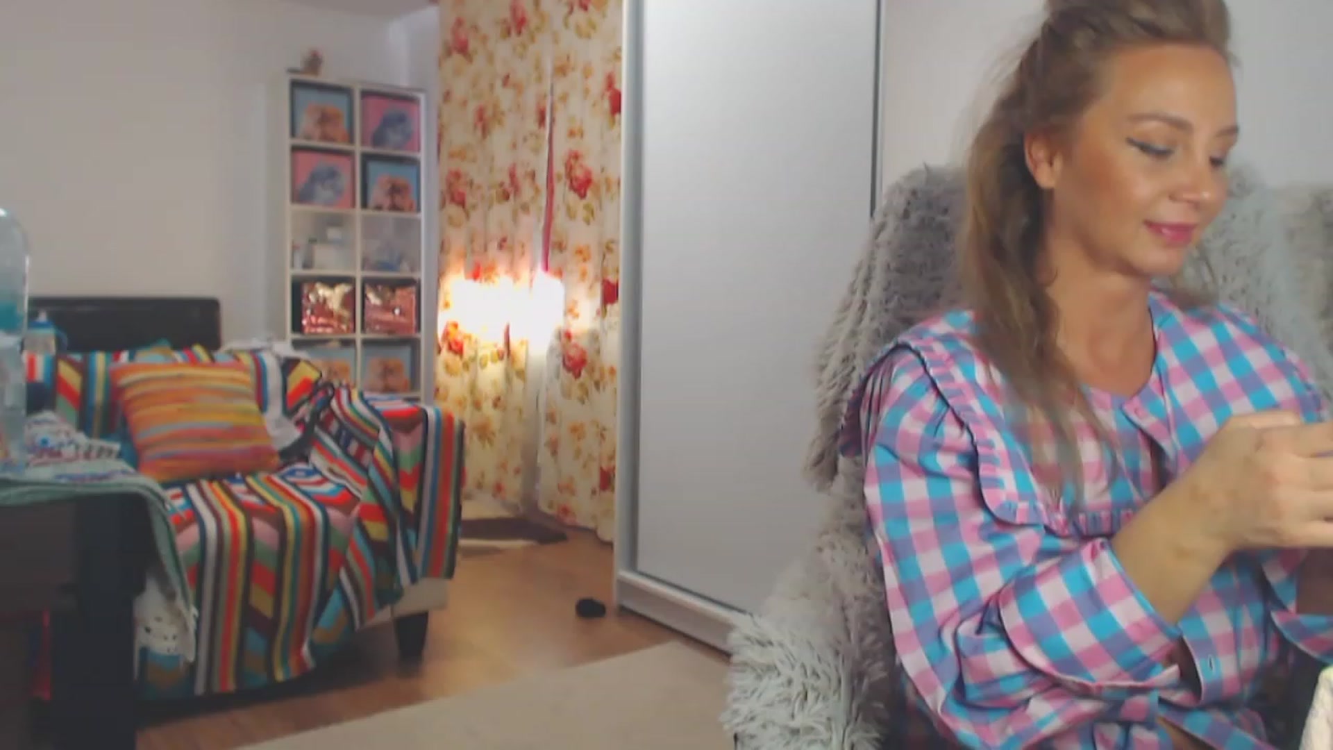 Gallery image thumbnail from Merlyn4u's myfreecams stream on, 04/23/2023, 13:12 image 5 of 20