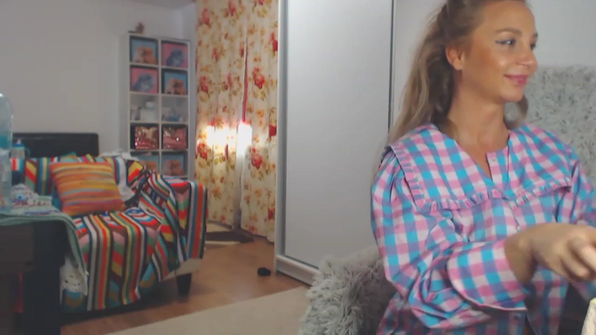 Gallery image thumbnail from Merlyn4u's myfreecams stream on, 04/23/2023, 13:12 image 19 of 20