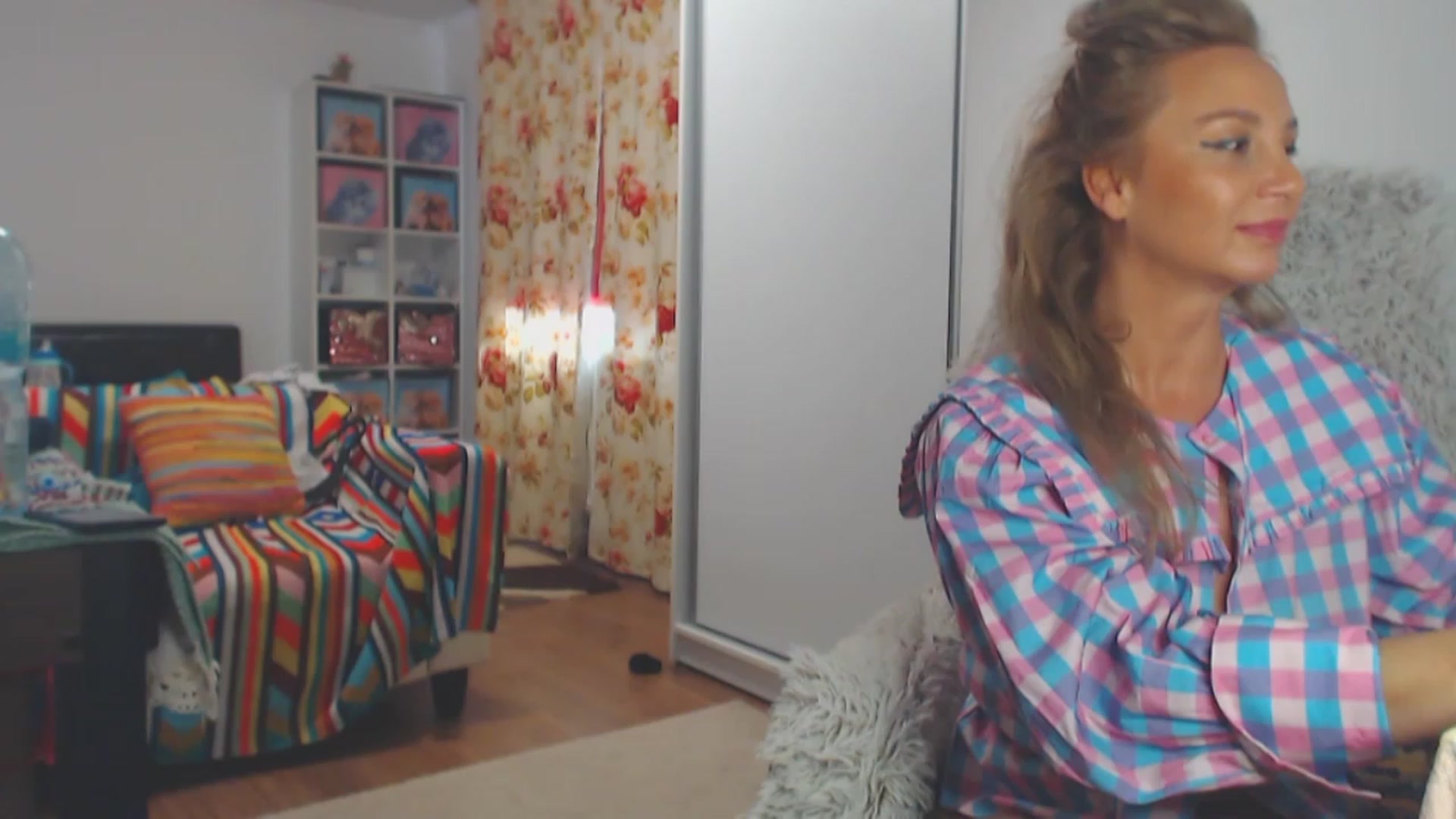 Gallery image thumbnail from Merlyn4u's myfreecams stream on, 04/23/2023, 13:12 image 1 of 20