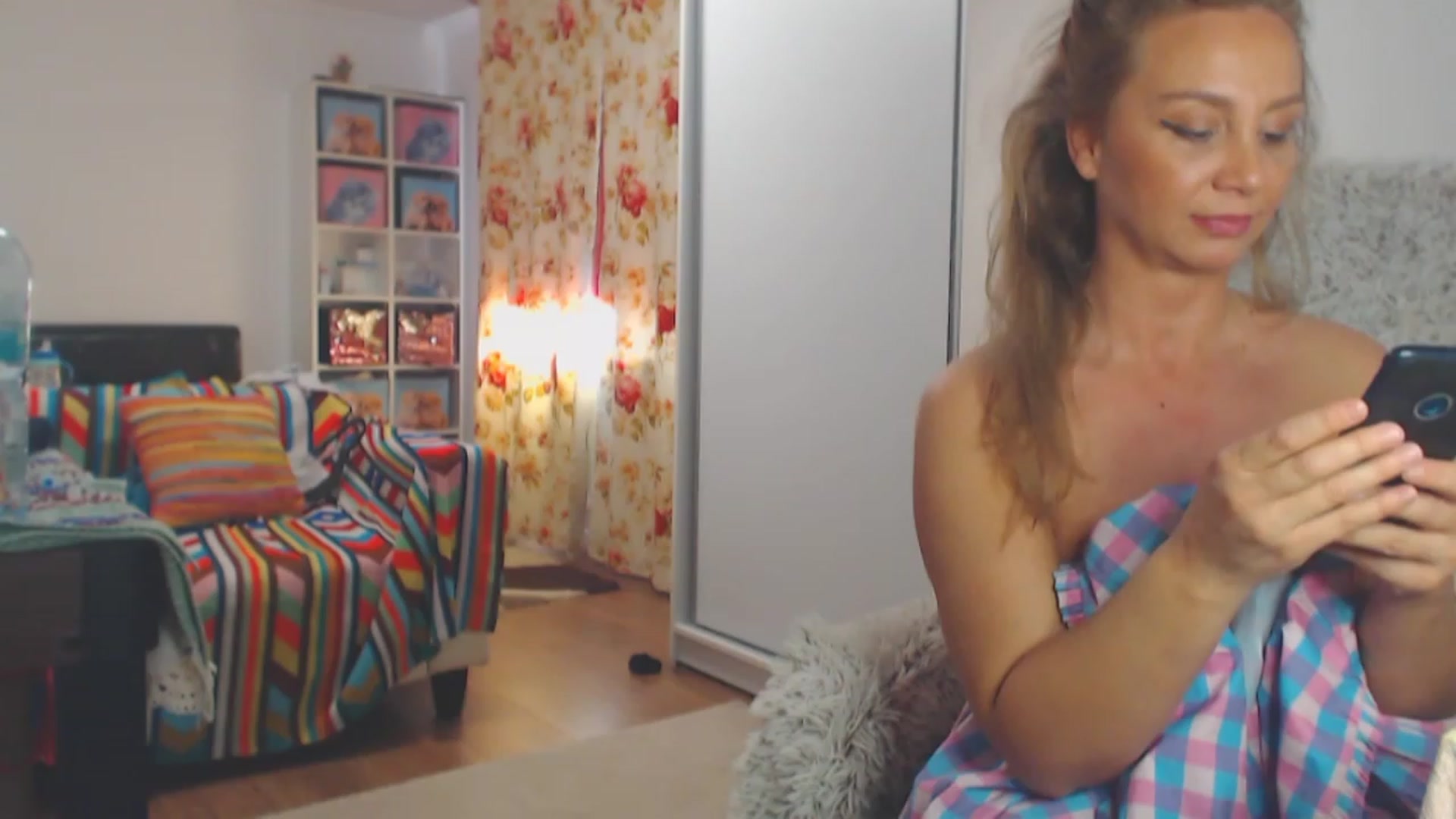 Gallery image thumbnail from Merlyn4u's myfreecams stream on, 04/23/2023, 13:12 image 13 of 20