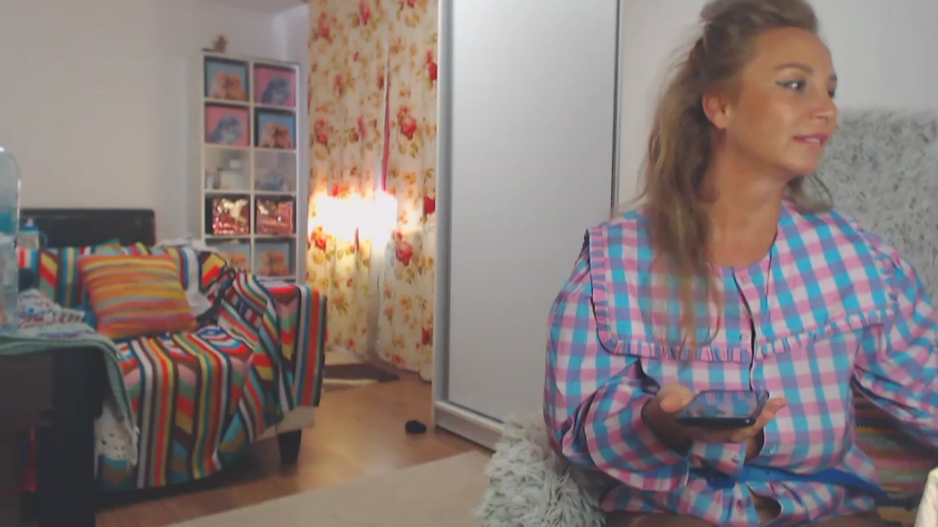 Gallery image thumbnail from Merlyn4u's myfreecams stream on, 04/23/2023, 13:12 image 8 of 20