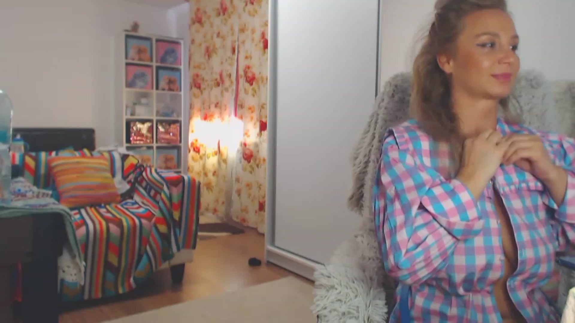 Gallery image thumbnail from Merlyn4u's myfreecams stream on, 04/23/2023, 13:12 image 10 of 20