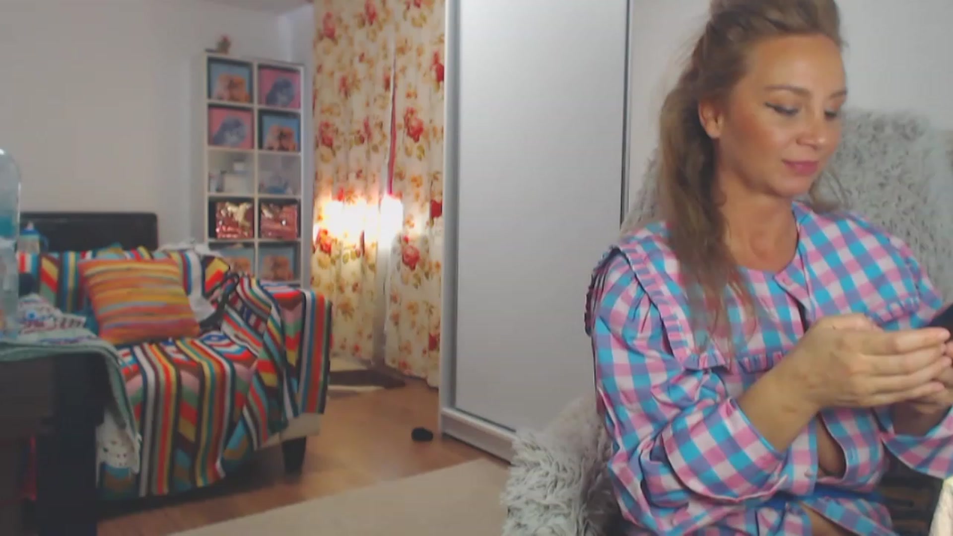 Gallery image thumbnail from Merlyn4u's myfreecams stream on, 04/23/2023, 13:12 image 2 of 20