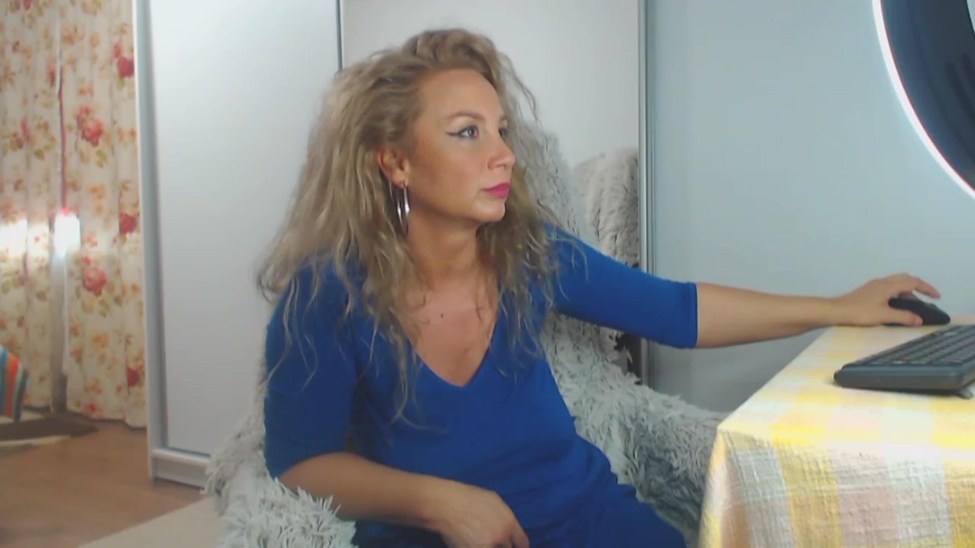 Gallery image thumbnail from Merlyn4u's myfreecams stream on, 04/27/2023, 12:15 image 1 of 20