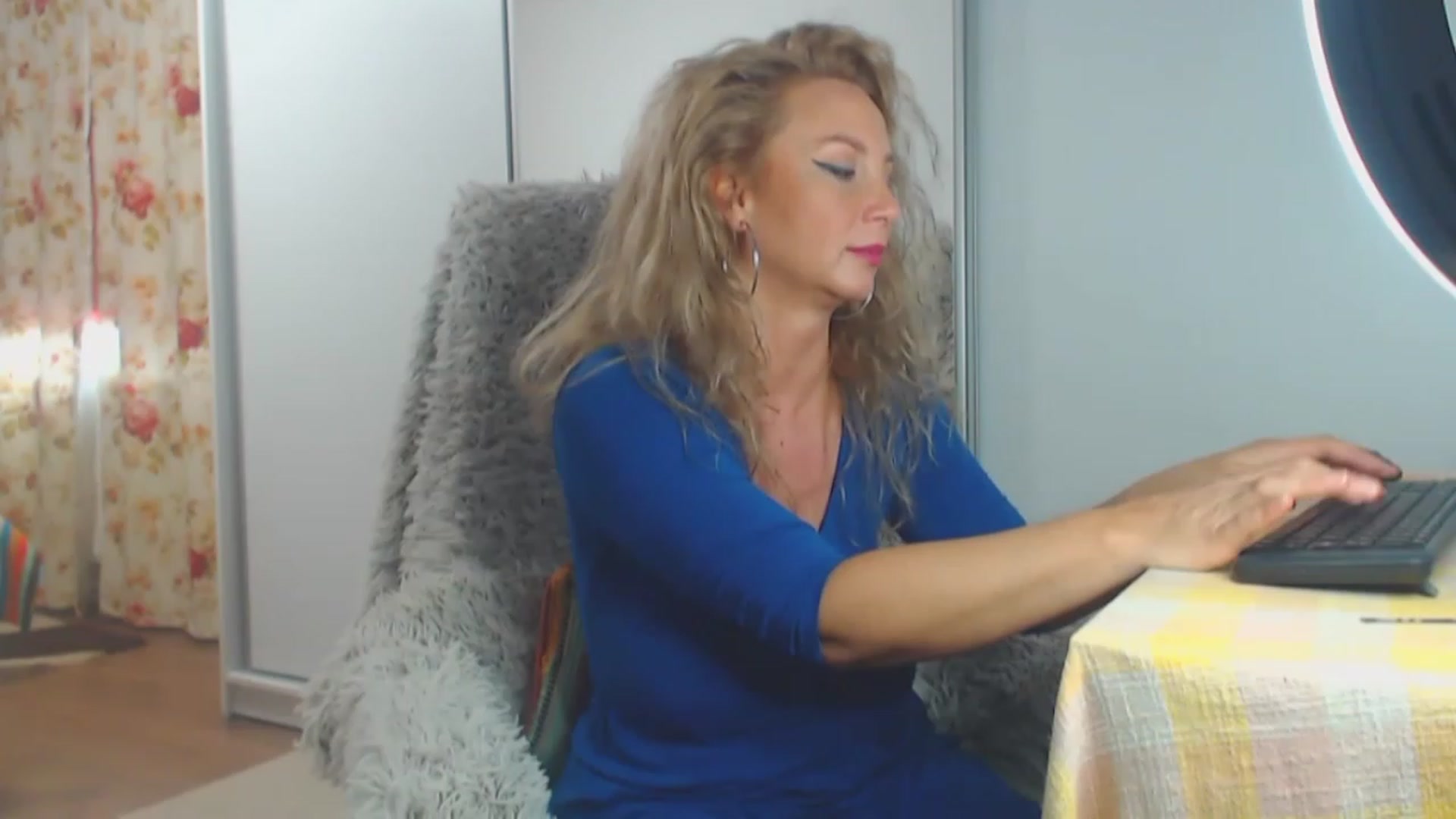 Gallery image thumbnail from Merlyn4u's myfreecams stream on, 04/27/2023, 12:15 image 2 of 20