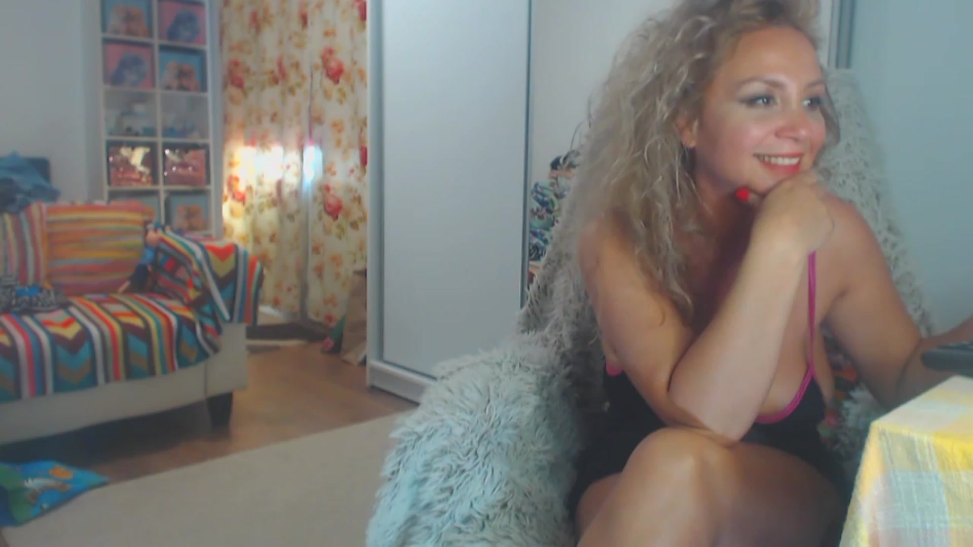 Gallery image thumbnail from Merlyn4u's myfreecams stream on, 04/30/2023, 12:20 image 16 of 20