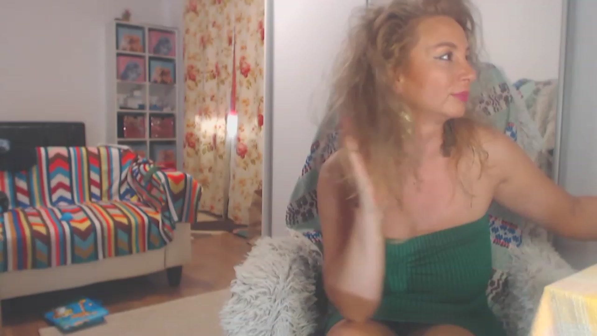 Gallery image thumbnail from Merlyn4u's myfreecams stream on, 05/03/2023, 12:17 image 6 of 20