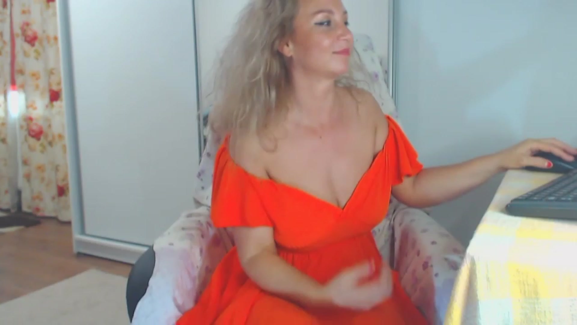 Gallery image thumbnail from Merlyn4u's myfreecams stream on, 05/17/2023, 14:34 image 16 of 20