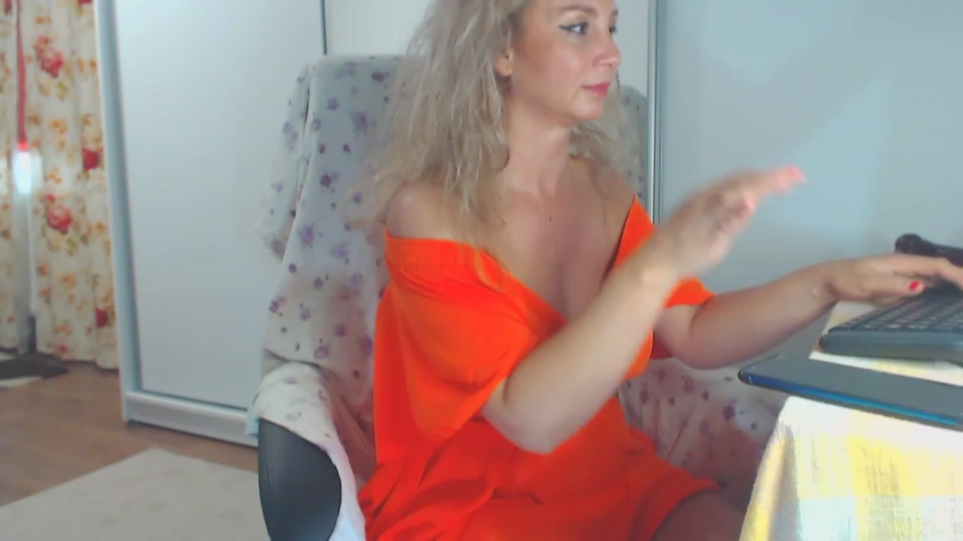 Gallery image thumbnail from Merlyn4u's myfreecams stream on, 05/17/2023, 14:34 image 17 of 20