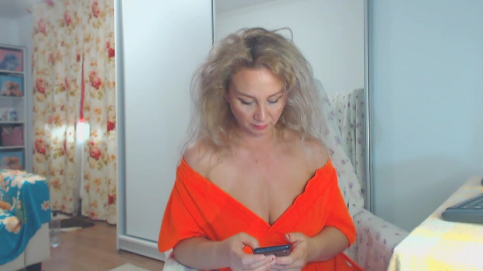 Gallery image thumbnail from Merlyn4u's myfreecams stream on, 05/17/2023, 14:34 image 4 of 20