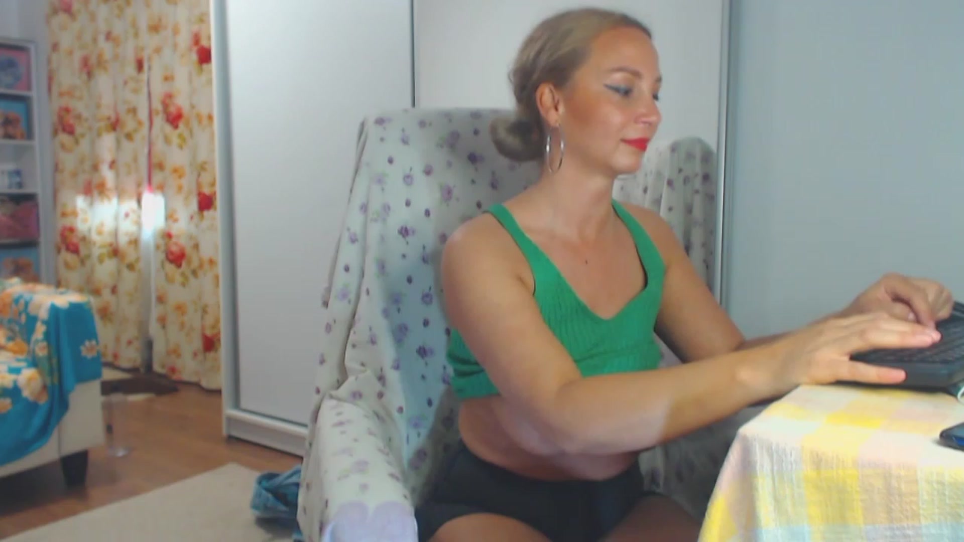 Gallery image thumbnail from Merlyn4u's myfreecams stream on, 05/20/2023, 12:03 image 6 of 20