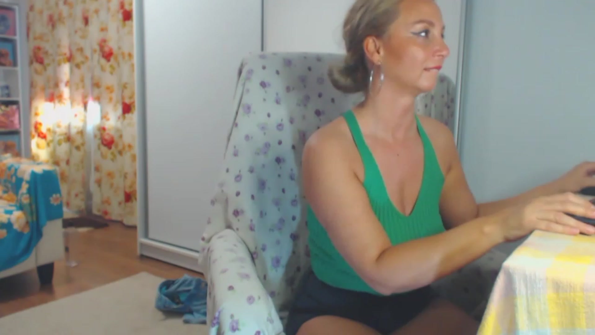 Gallery image thumbnail from Merlyn4u's myfreecams stream on, 05/20/2023, 12:03 image 19 of 20