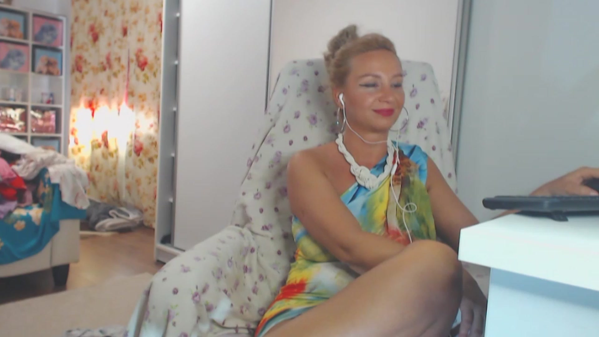Gallery image thumbnail from Merlyn4u's myfreecams stream on, 06/08/2023, 13:05 image 12 of 20