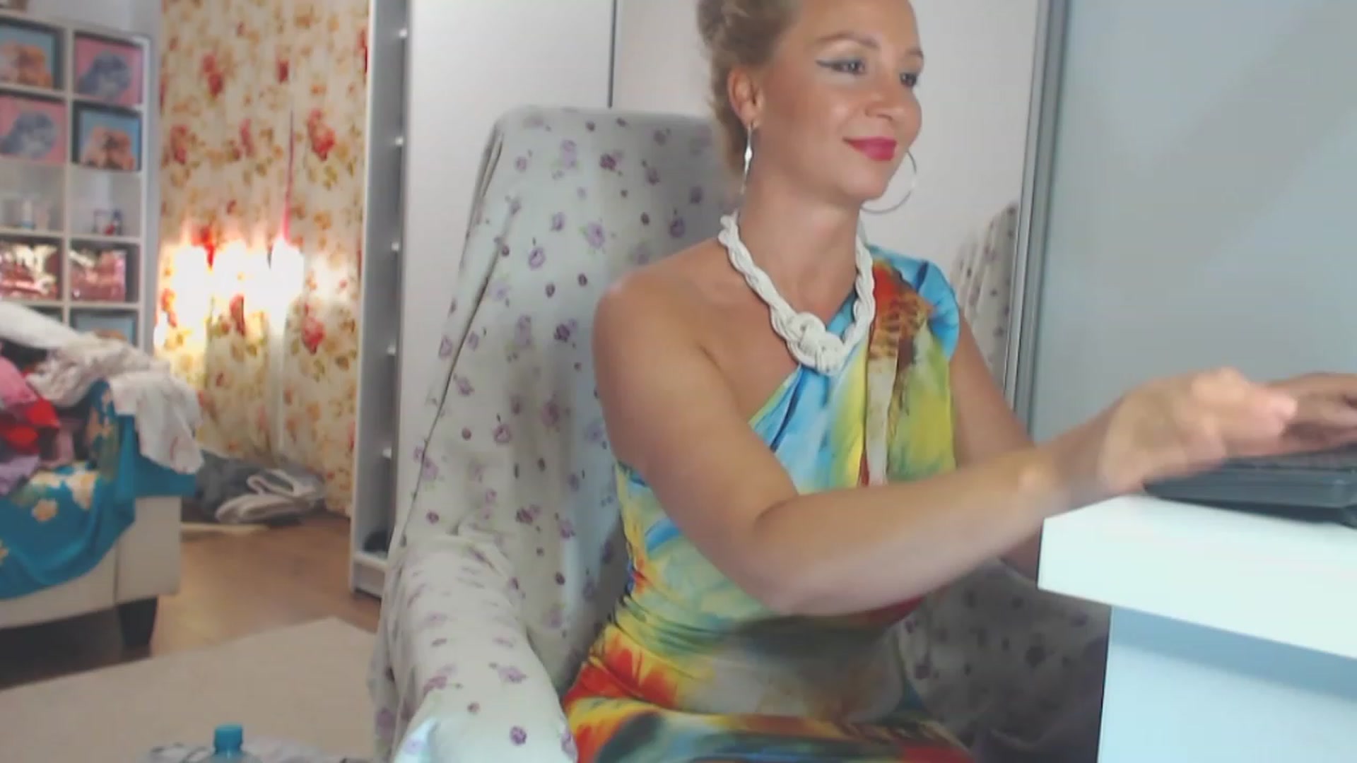 Gallery image thumbnail from Merlyn4u's myfreecams stream on, 06/08/2023, 13:05 image 8 of 20
