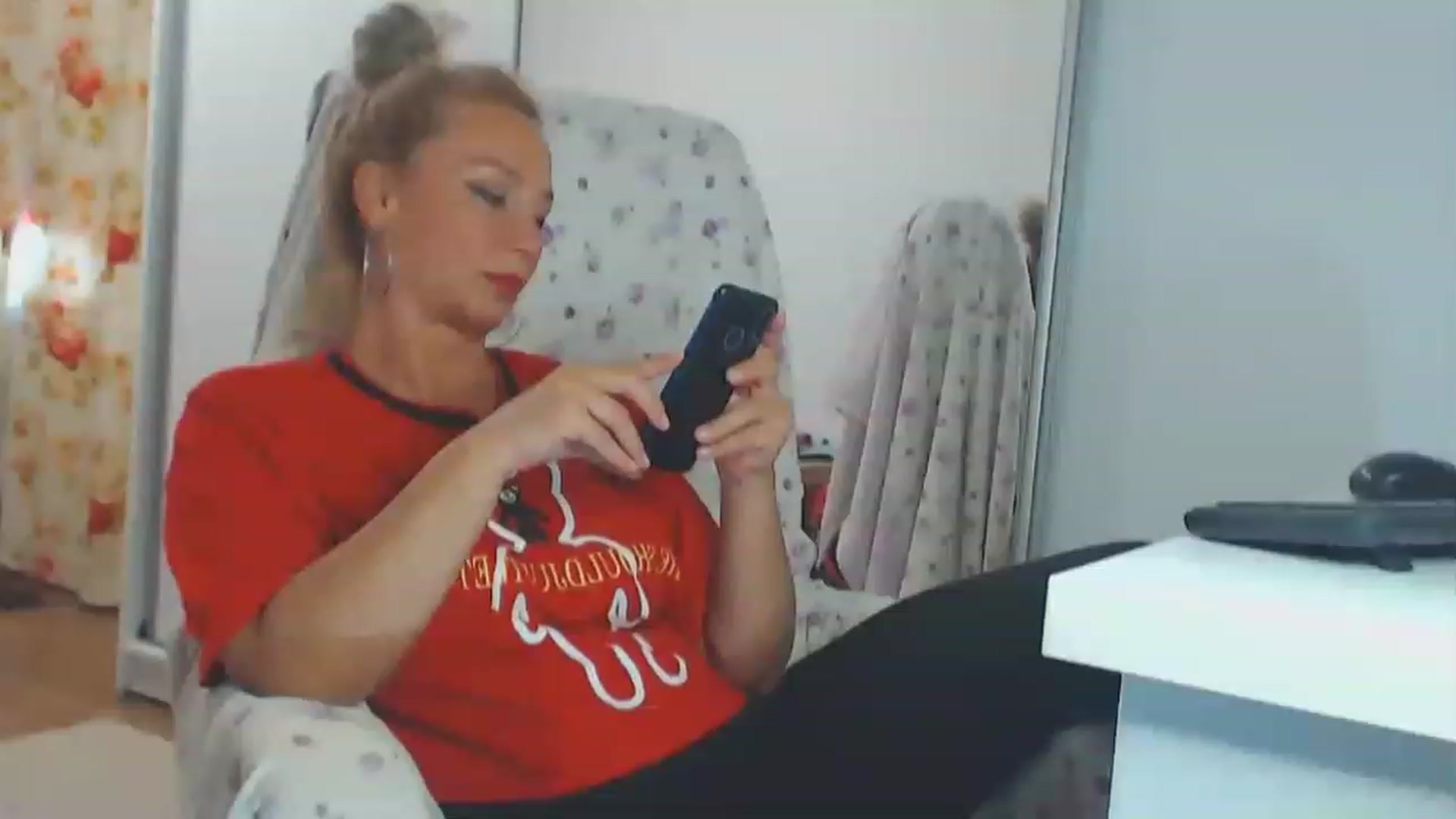 Gallery image thumbnail from Merlyn4u's myfreecams stream on, 06/13/2023, 13:25 image 5 of 20