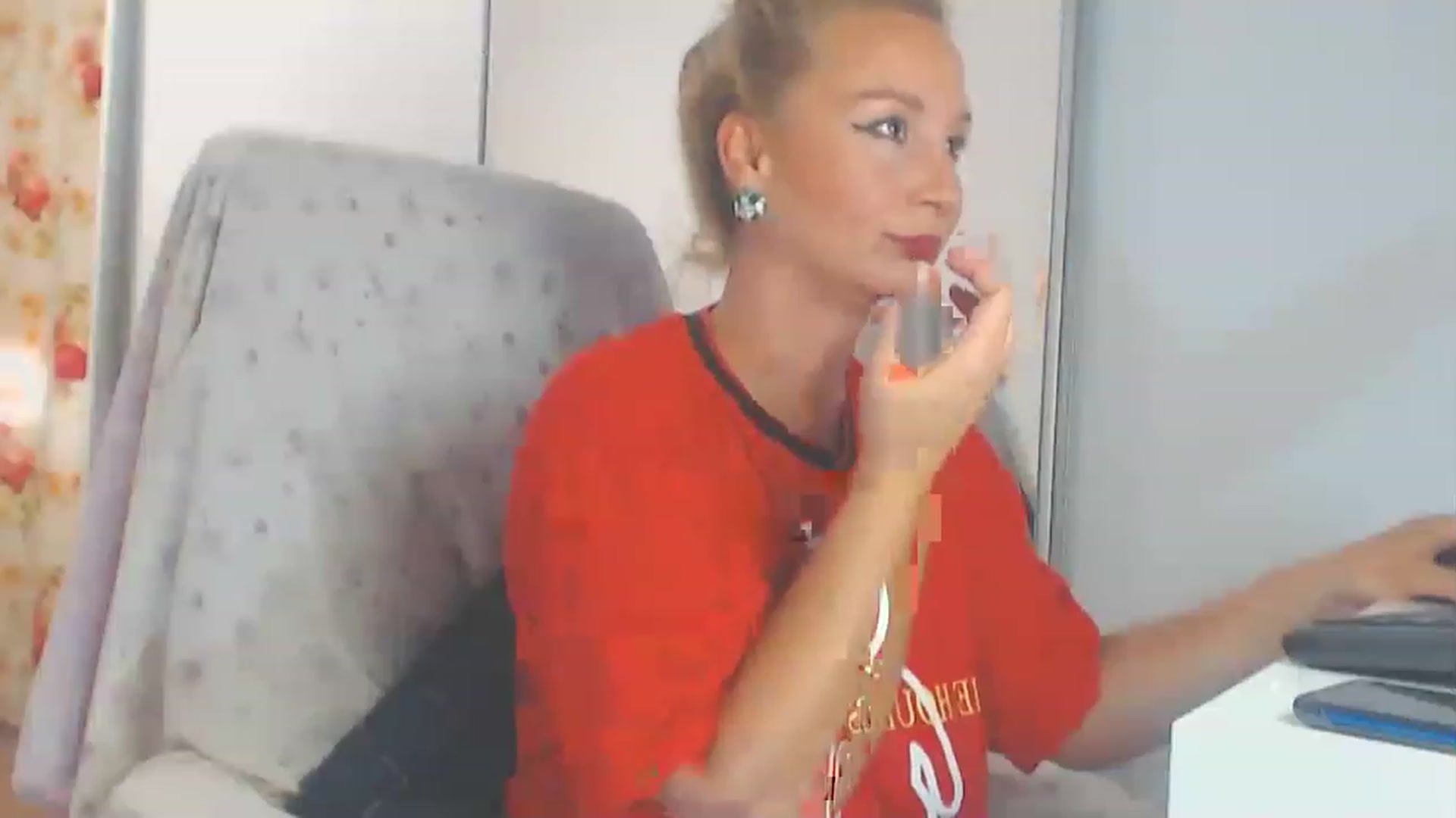 Gallery image thumbnail from Merlyn4u's myfreecams stream on, 06/20/2023, 12:41 image 4 of 20