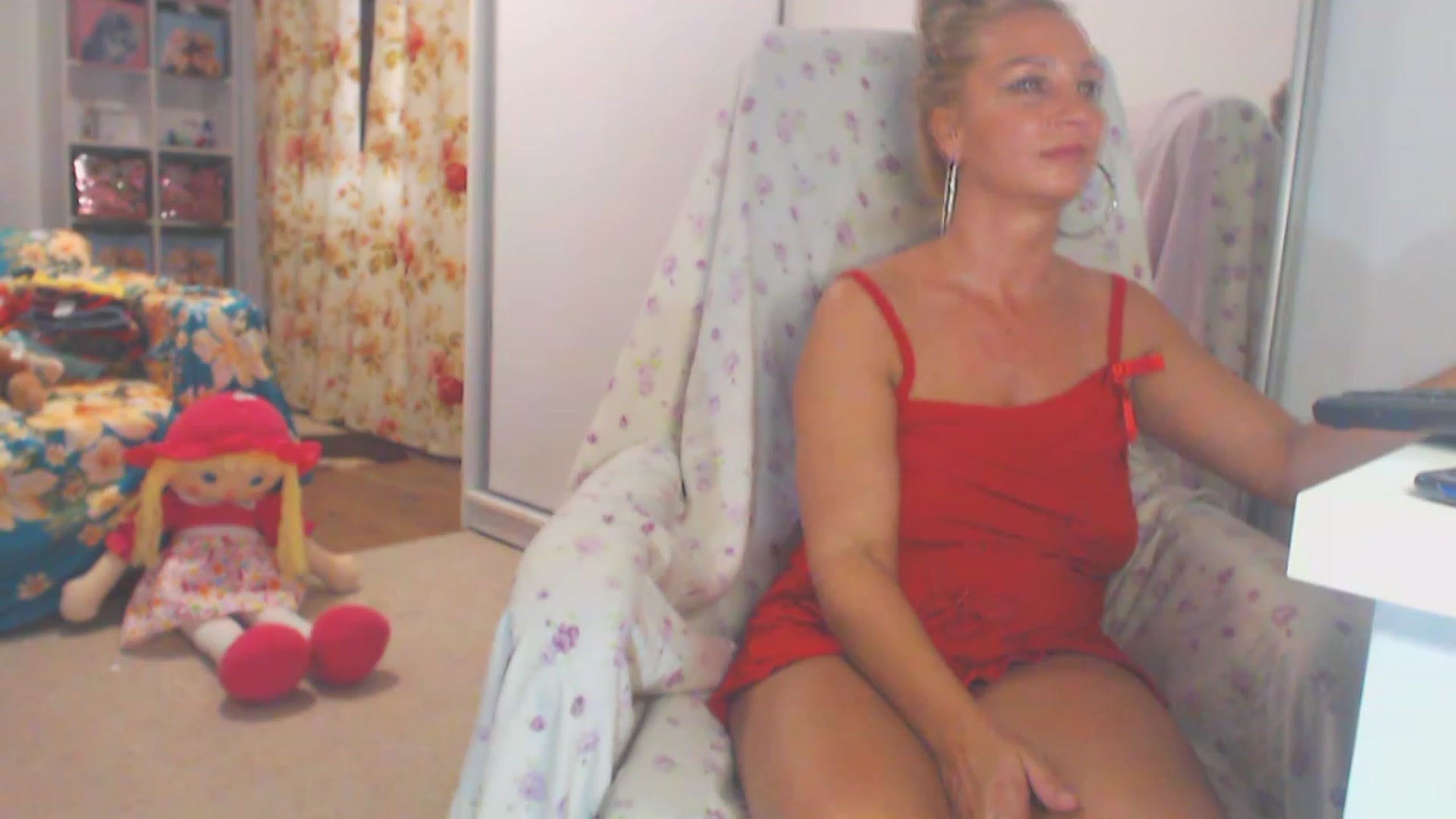 Gallery image thumbnail from Merlyn4u's myfreecams stream on, 06/28/2023, 15:17 image 12 of 20