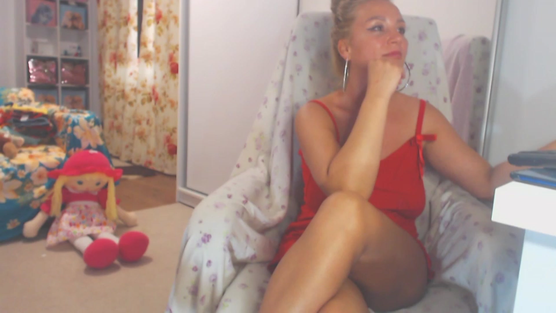 Gallery image thumbnail from Merlyn4u's myfreecams stream on, 06/28/2023, 15:17 image 6 of 20