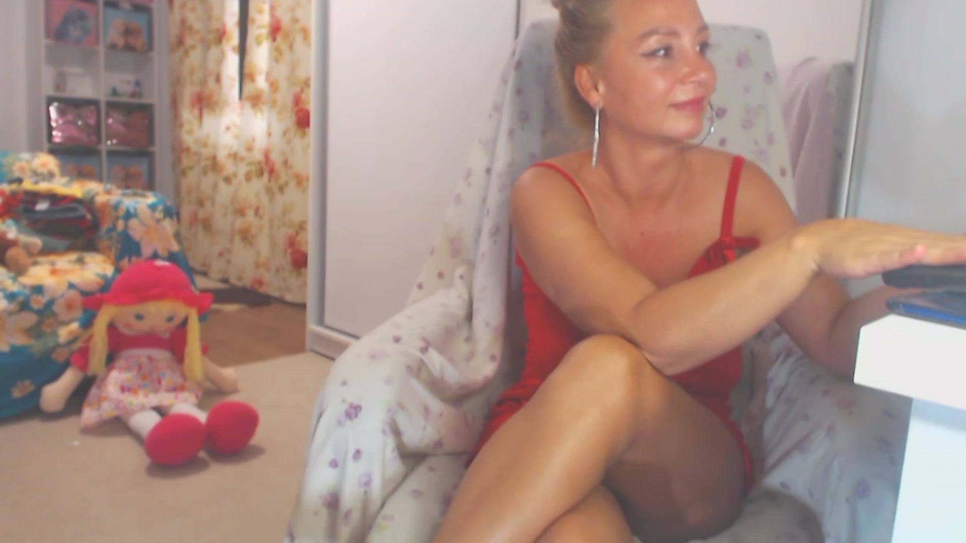 Gallery image thumbnail from Merlyn4u's myfreecams stream on, 06/28/2023, 15:17 image 4 of 20