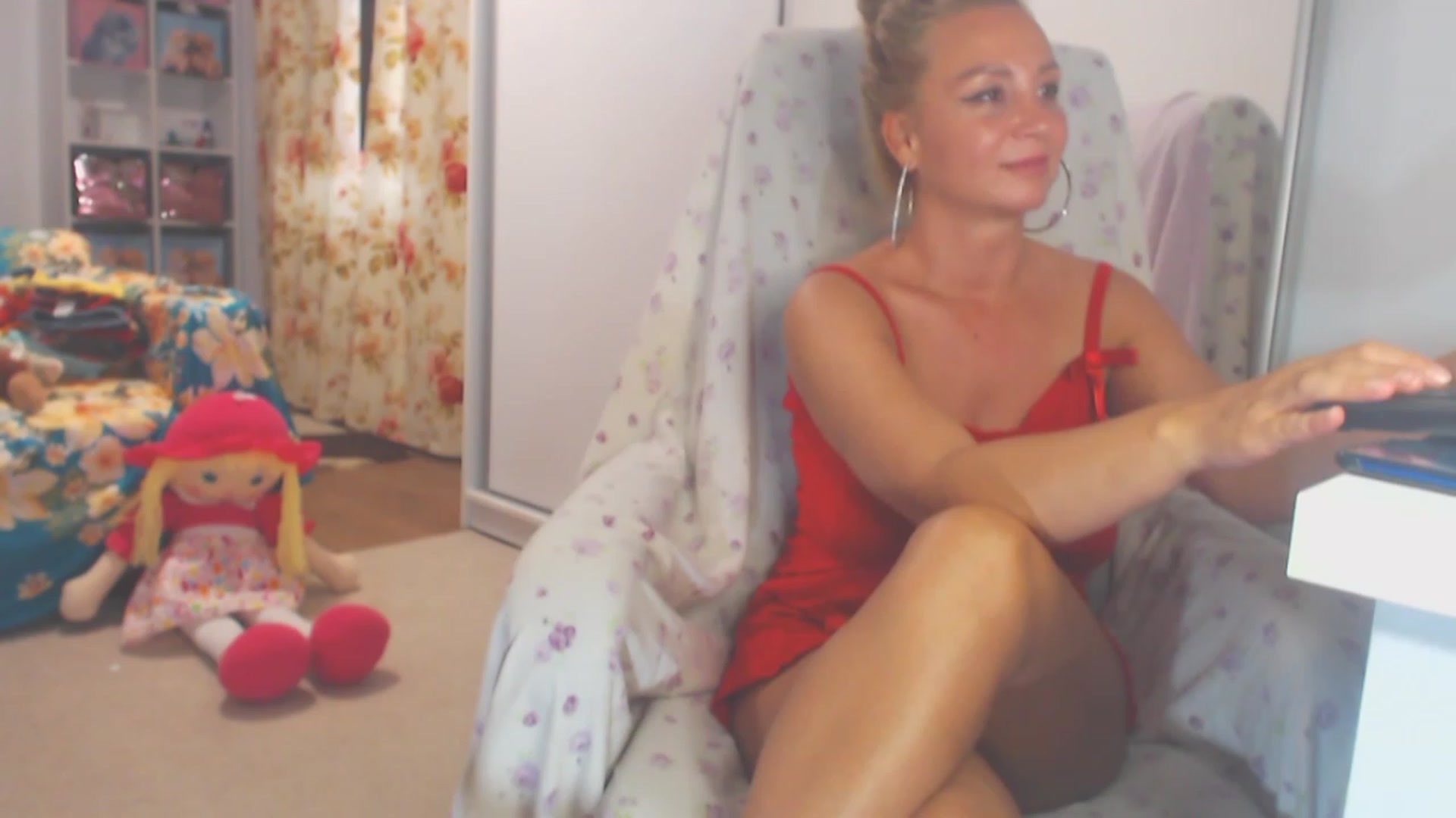 Gallery image thumbnail from Merlyn4u's myfreecams stream on, 06/28/2023, 15:17 image 7 of 20