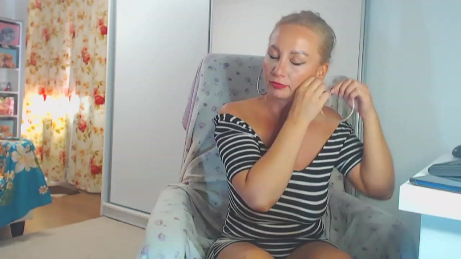 Gallery image thumbnail from Merlyn4u's myfreecams stream on, 06/29/2023, 13:30 image 2 of 20