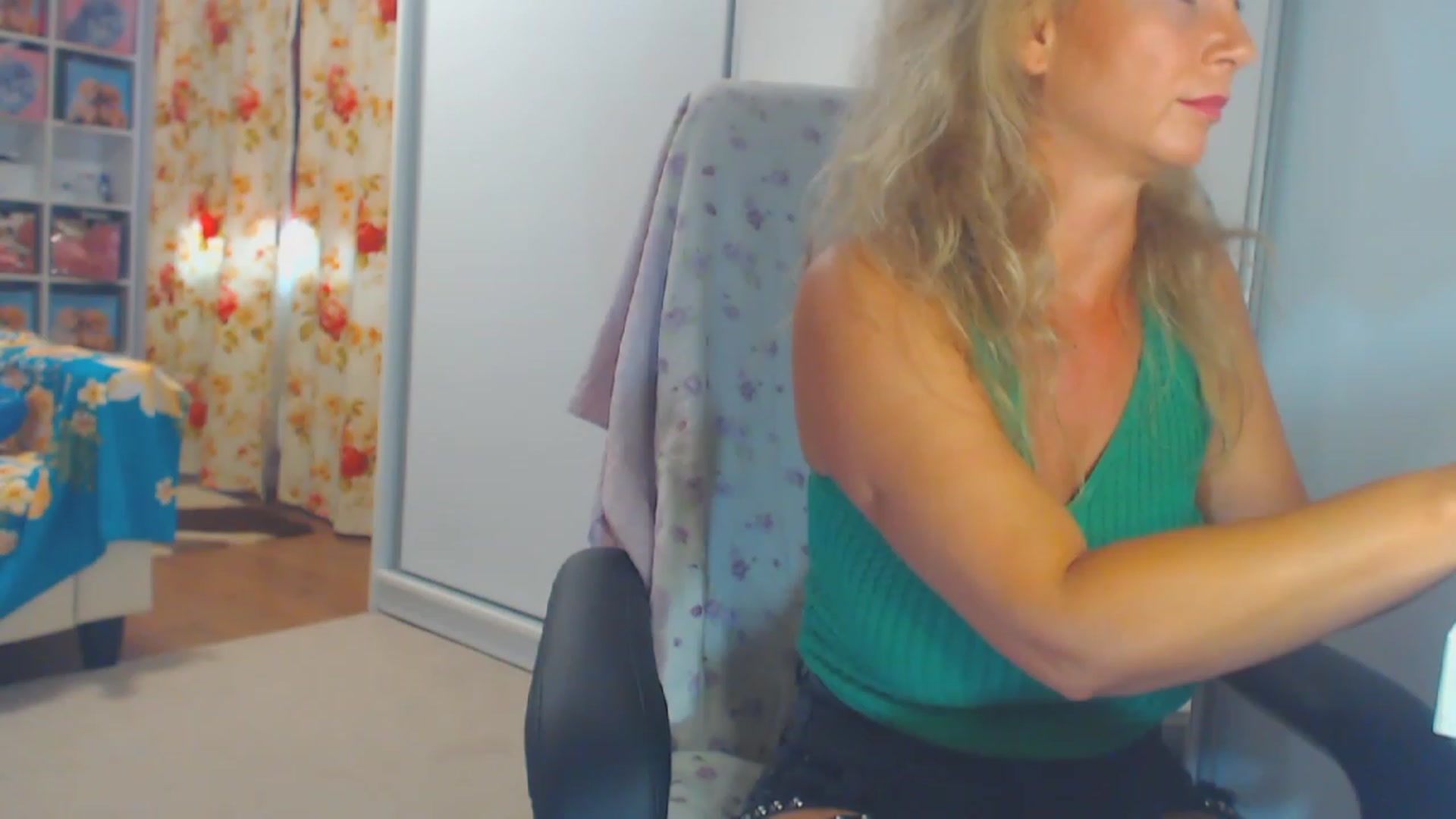 Gallery image thumbnail from Merlyn4u's myfreecams stream on, 07/06/2023, 11:20 image 20 of 20