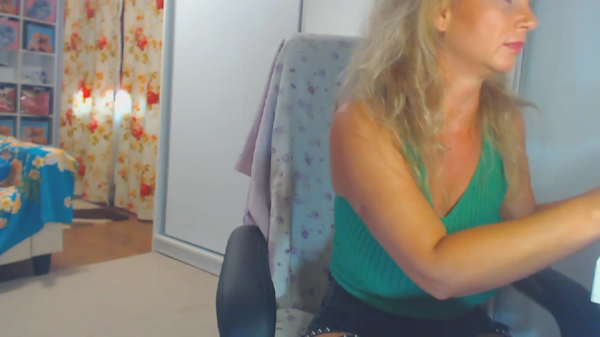 Gallery image thumbnail from Merlyn4u's myfreecams stream on, 07/06/2023, 11:20 image 19 of 20