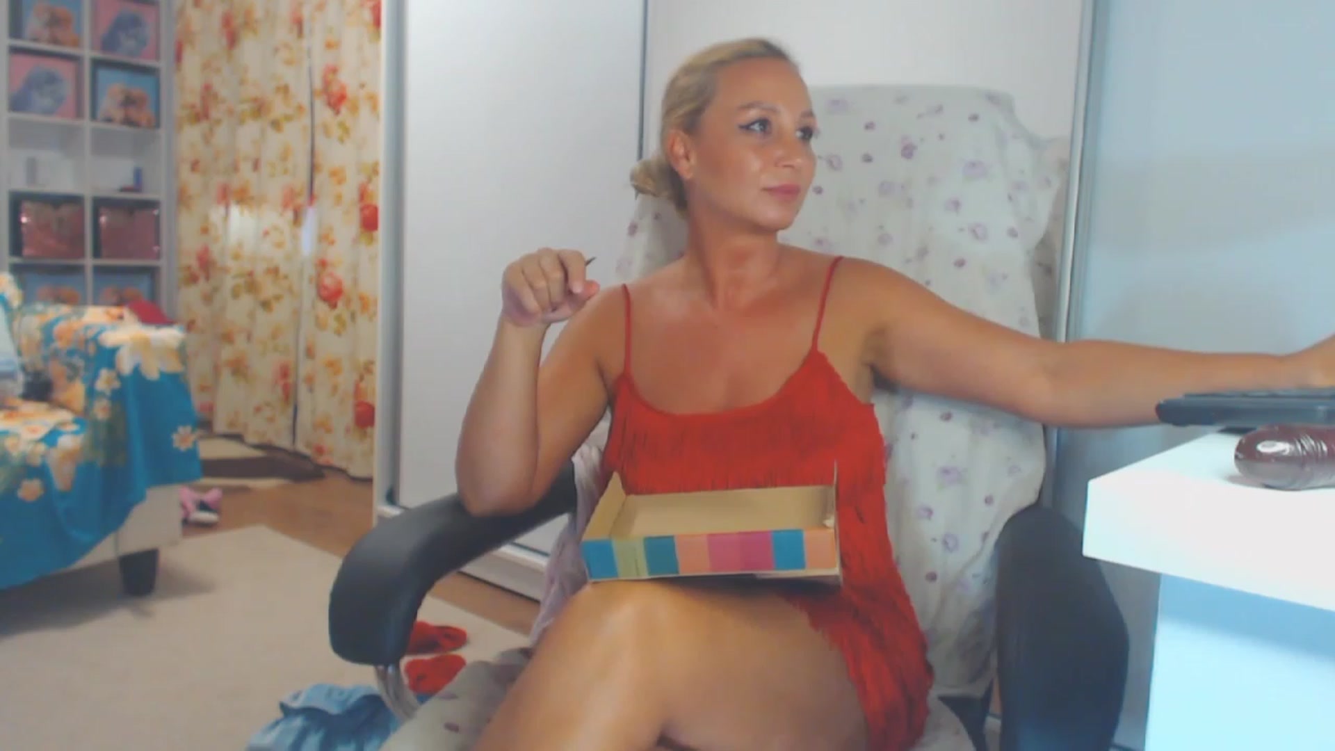Gallery image thumbnail from Merlyn4u's myfreecams stream on, 07/27/2023, 14:04 image 18 of 20