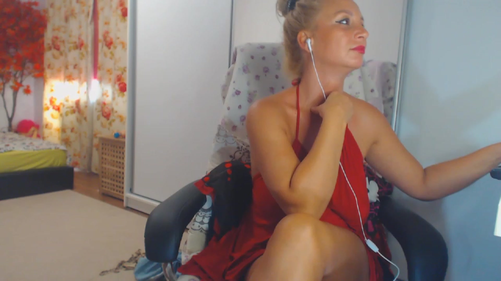 Gallery image thumbnail from Merlyn4u's myfreecams stream on, 08/26/2023, 13:14 image 9 of 20