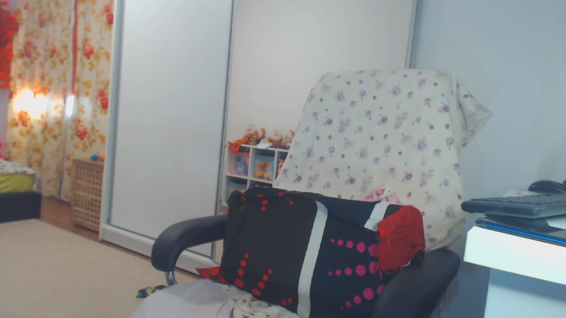 Gallery image thumbnail from Merlyn4u's myfreecams stream on, 08/27/2023, 13:46 image 17 of 20