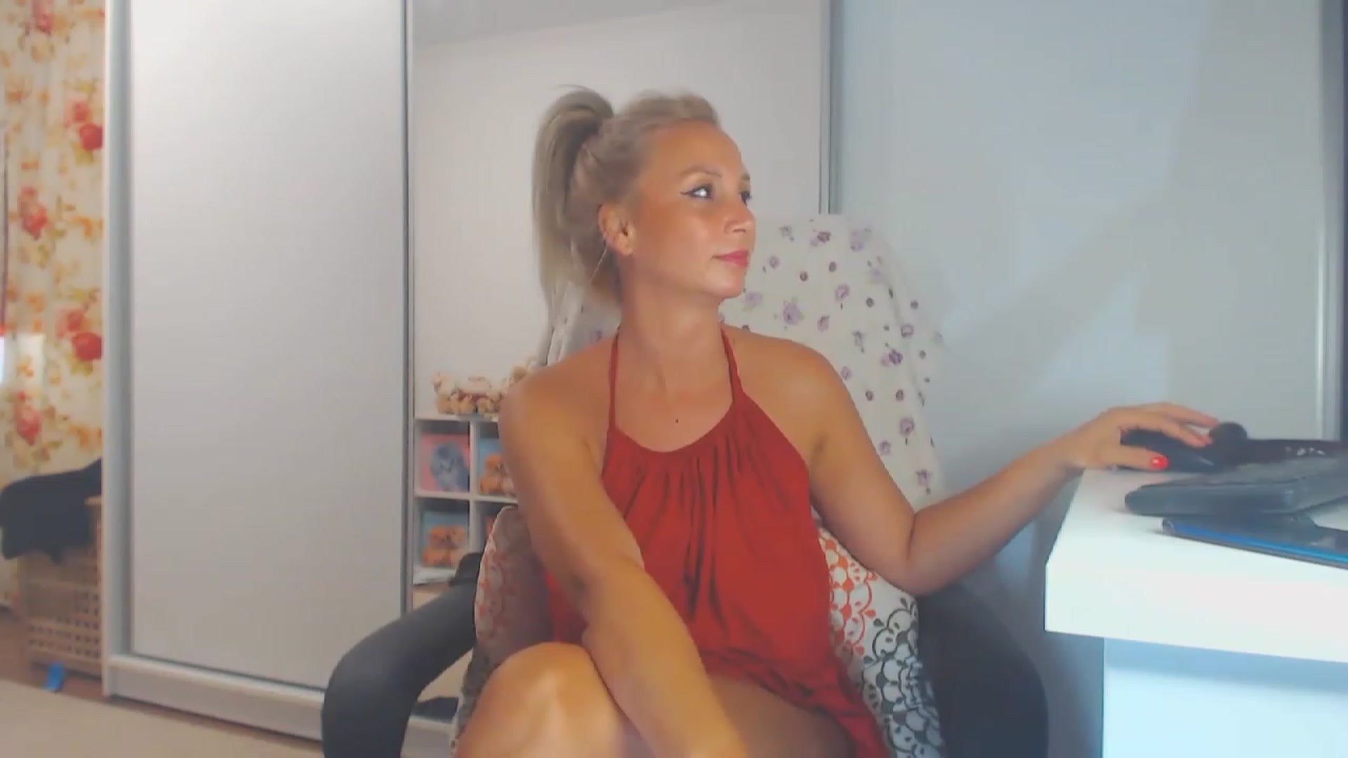 Gallery image thumbnail from Merlyn4u's myfreecams stream on, 09/04/2023, 14:43 image 19 of 20