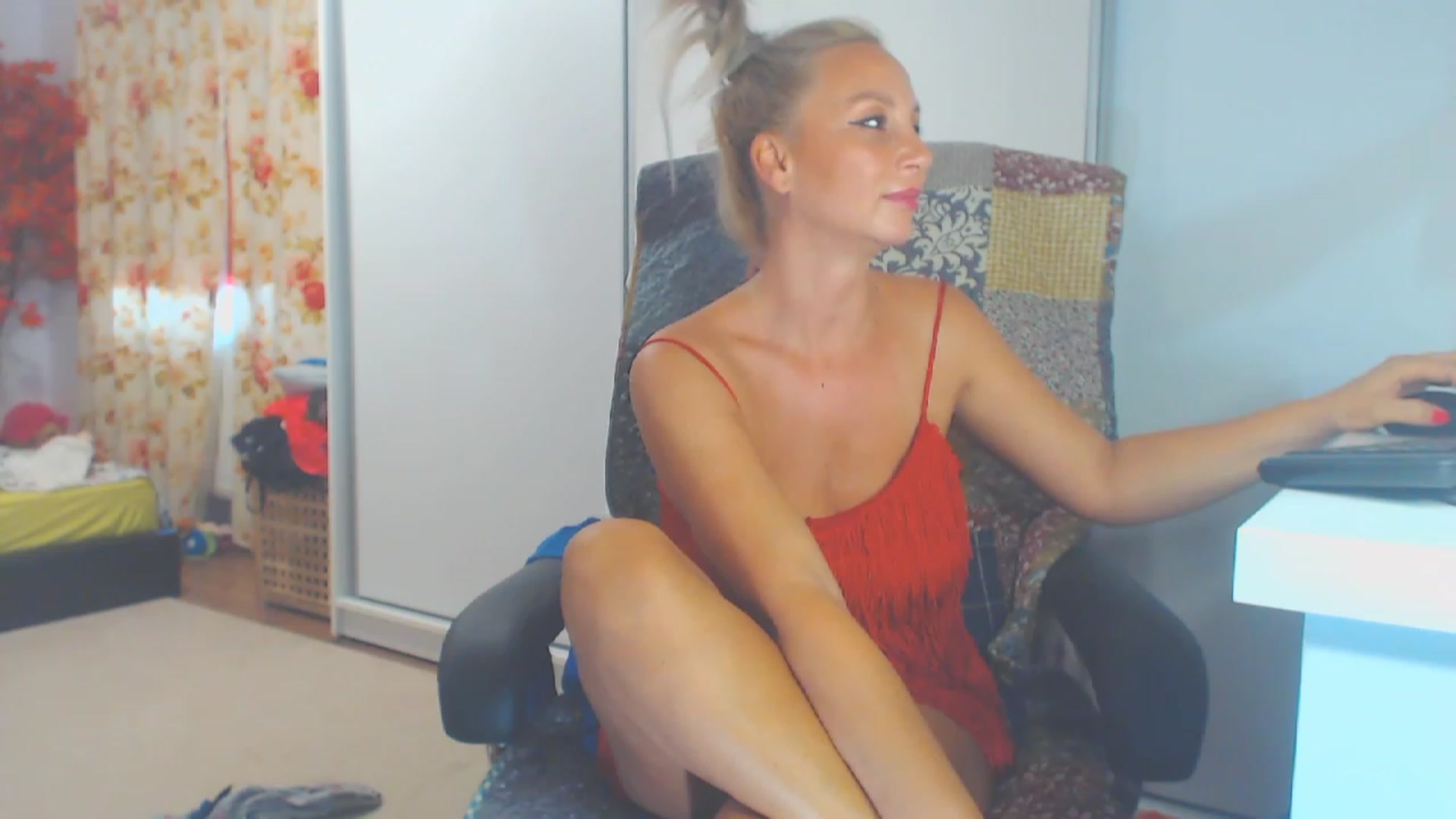 Gallery image thumbnail from Merlyn4u's myfreecams stream on, 09/06/2023, 13:29 image 5 of 20