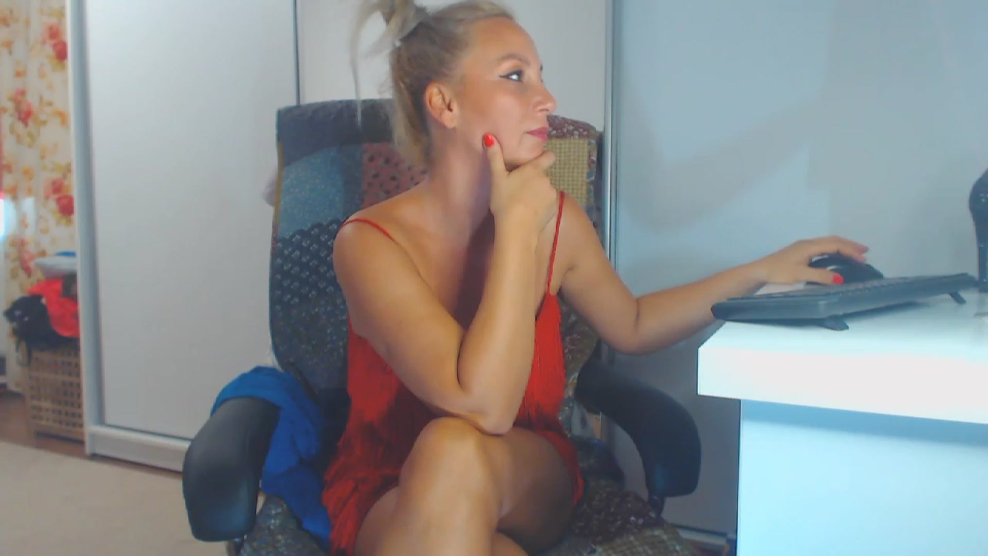 Gallery image thumbnail from Merlyn4u's myfreecams stream on, 09/06/2023, 13:29 image 4 of 20