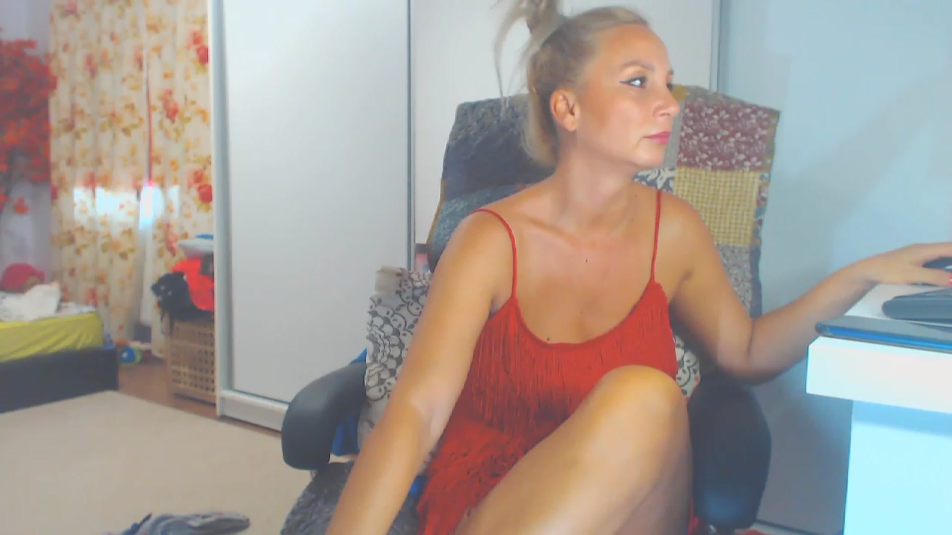 Gallery image thumbnail from Merlyn4u's myfreecams stream on, 09/06/2023, 13:29 image 18 of 20