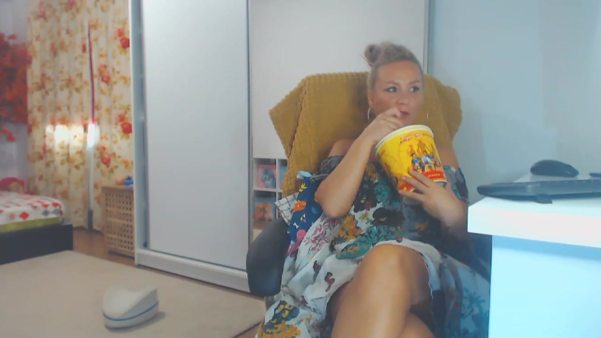 Gallery image thumbnail from Merlyn4u's myfreecams stream on, 09/10/2023, 11:57 image 7 of 20