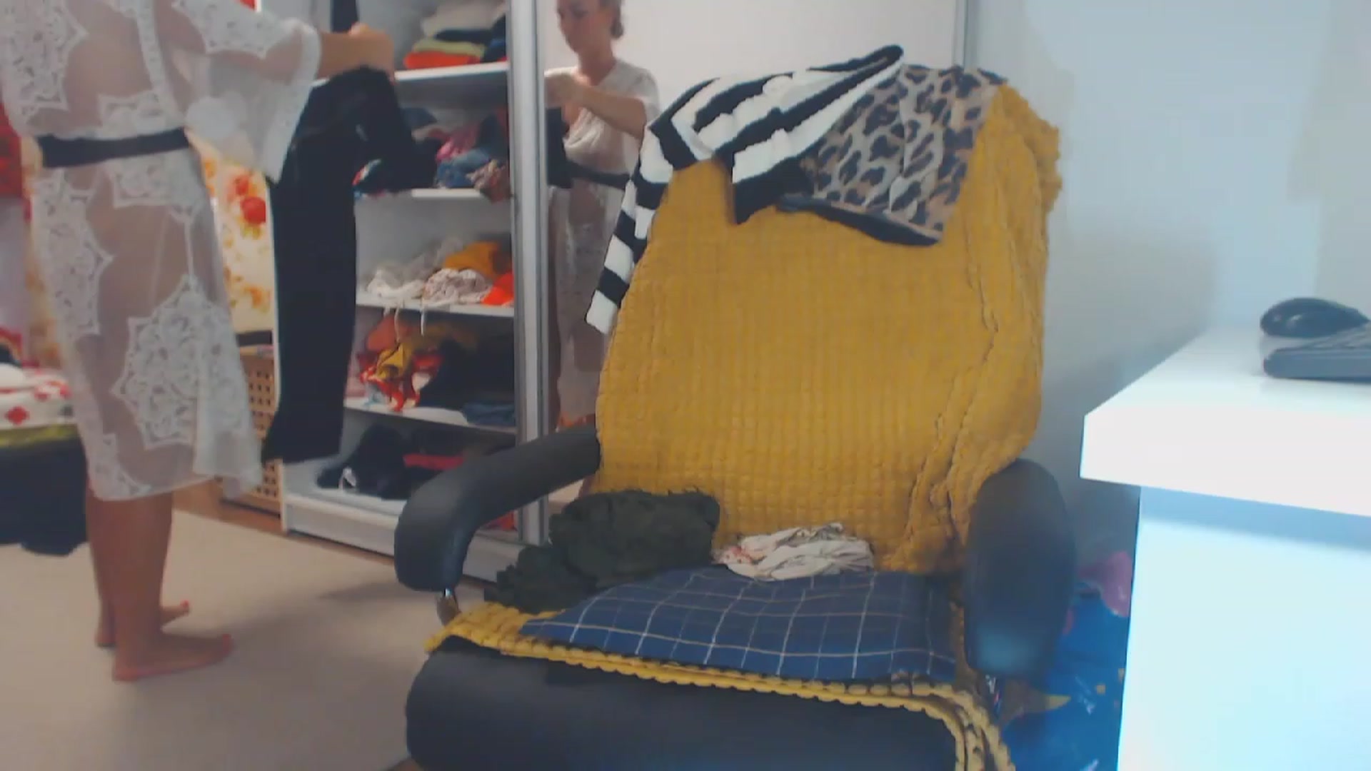 Gallery image thumbnail from Merlyn4u's myfreecams stream on, 09/13/2023, 14:04 image 3 of 20