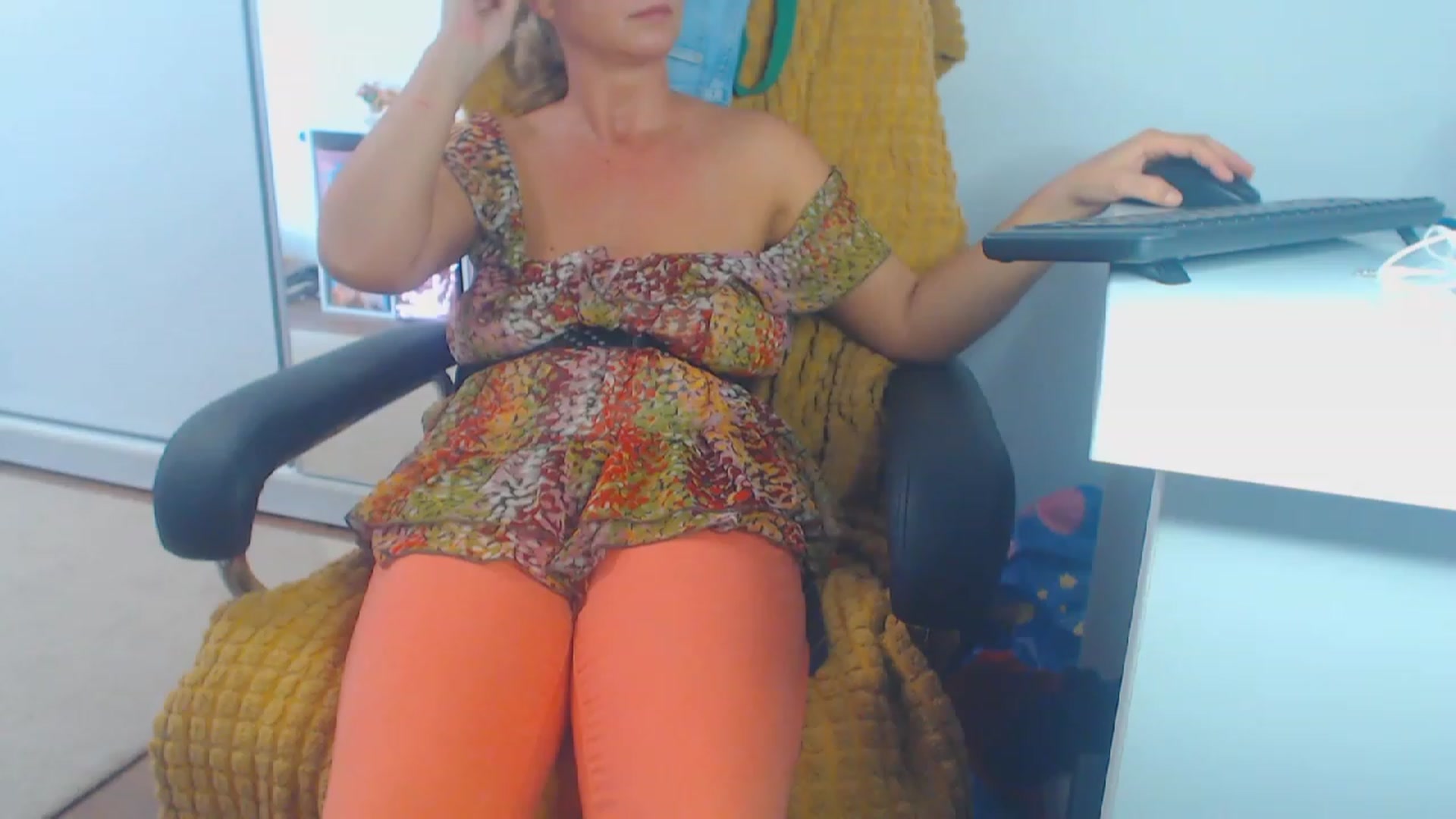 Gallery image thumbnail from Merlyn4u's myfreecams stream on, 09/19/2023, 11:54 image 19 of 20